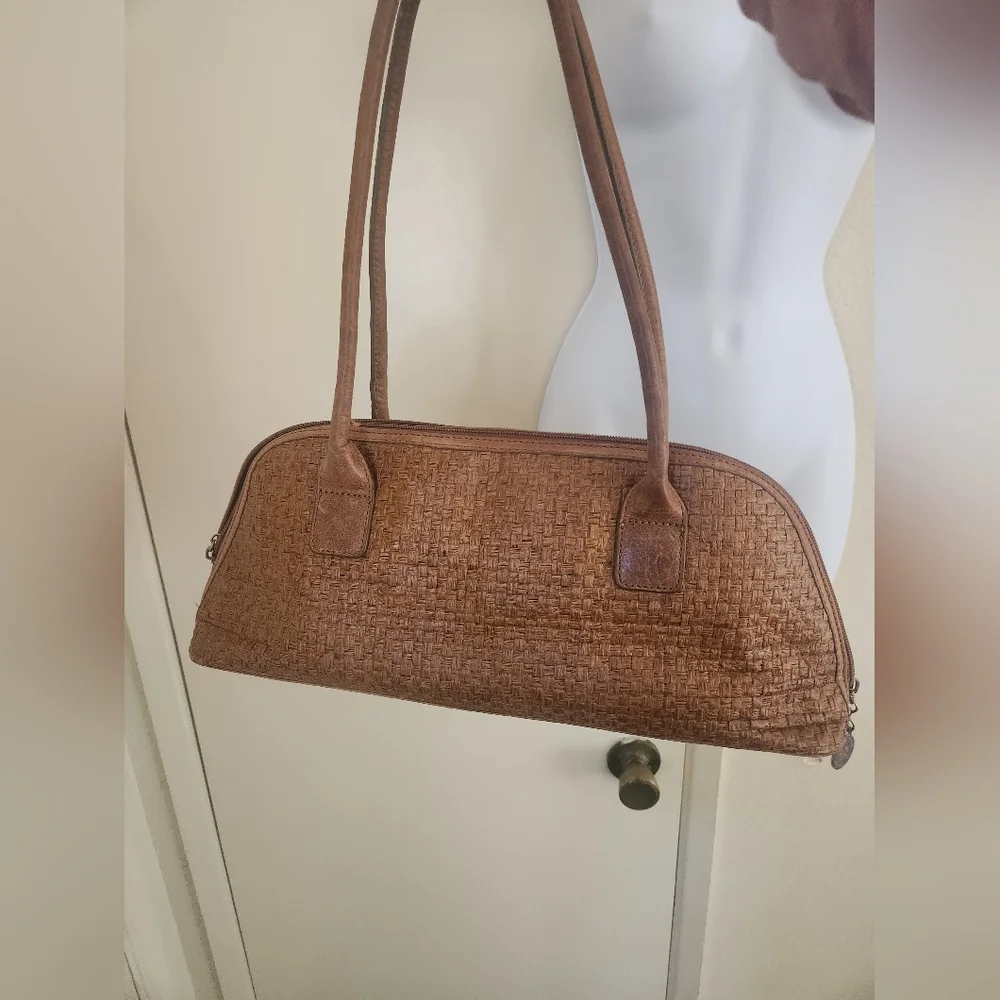 Tori Richard Tan Woven Shoulder Bag - Picture 2 of 16